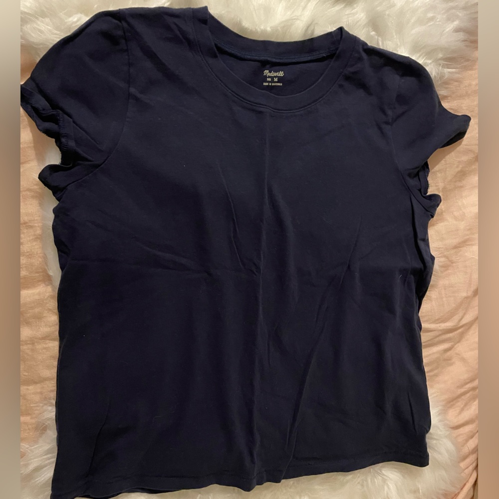 Madewell crop short sleeve t-shirt in Navy Blue. Size Medium.